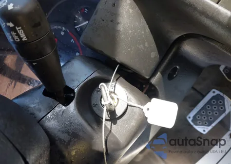 2002 Saturn S-Series Sc2 from USA, damaged, VIN 1G8ZY14712Z252863